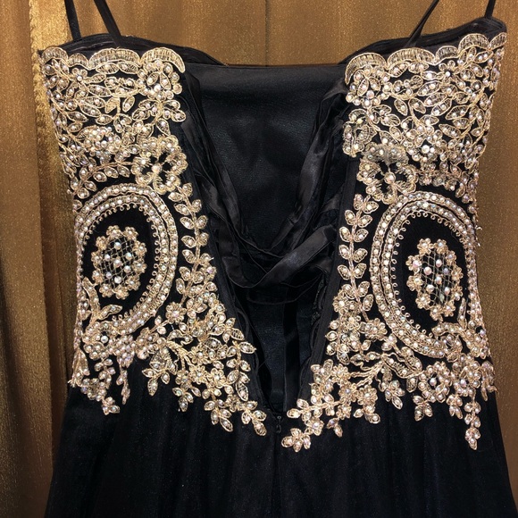 Dress - Picture 4 of 5